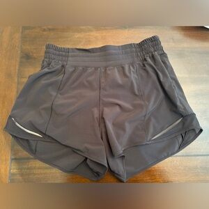 Lululemon hotty hot 4” shorts